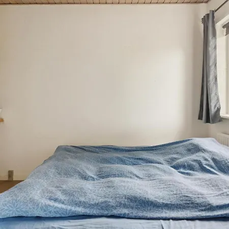 Апартаменты Cozy In With Wifi